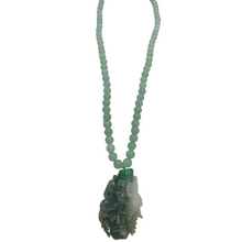 Cargar imagen en el visor de la galería, Burmese Jade Necklace with Flamingo Pendant
