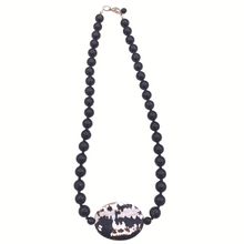 Cargar imagen en el visor de la galería, Black Onyx Necklace with Agate Pendant In sterling silver
