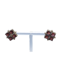 Load image into Gallery viewer, Garnet earring with stering silver
