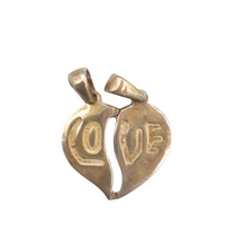 Cargar imagen en el visor de la galería, Sterling Silver Pendant with heart Shape
