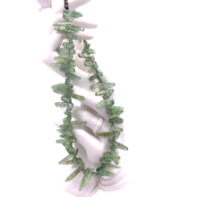 Cargar imagen en el visor de la galería, Green tourmaline Necklace With Chips
