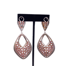 Load image into Gallery viewer, Garnet earrings in sterling silver with Diamonquie
