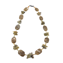 Load image into Gallery viewer, Labradorite Necklace with  chips pendants
