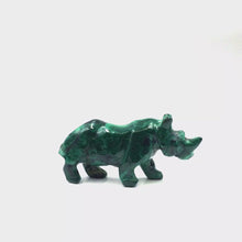 Загружайте и воспроизводите видео в средстве просмотра галереи Hand-Carved Malachite Rhinoceros Figurine
