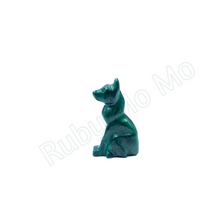 Cargar imagen en el visor de la galería, Hand-Carved Malachite Cat Figurine
