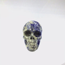 Загружайте и воспроизводите видео в средстве просмотра галереи Sodalite Skull Head
