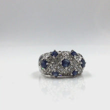 Cargar y reproducir el video en el visor de la galería, Sapphire ring in sterling silver
