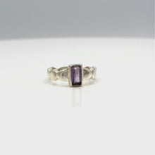 Cargar y reproducir el video en el visor de la galería, 360 Video of Amethyst Rectangular cut ring in sterling silver
