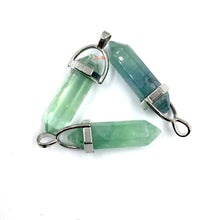 Cargar imagen en el visor de la galería, Green Fluorite Point Pendant
