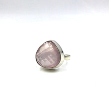 Load image into Gallery viewer, Rose quartz ring in sterling silver
