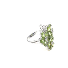 Cargar imagen en el visor de la galería, Peridot Triple Floral with Diamonique Ring in Sterling Silver
