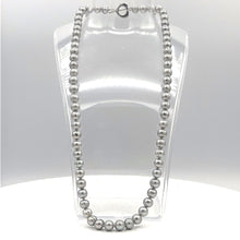 Cargar imagen en el visor de la galería, Long Pearl Necklace with Metal Heart 22&quot; 9mm
